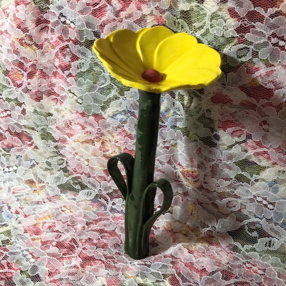 MANGO TREE STUDIOS Ceramic Yellow & Red Flower On Long Green Stem 8.25” New - Picture 3 of 9